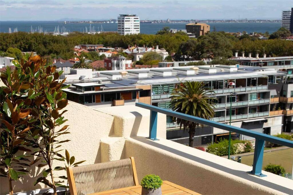 Spectacular Views Over Albert Park Melbourne City Exterior foto